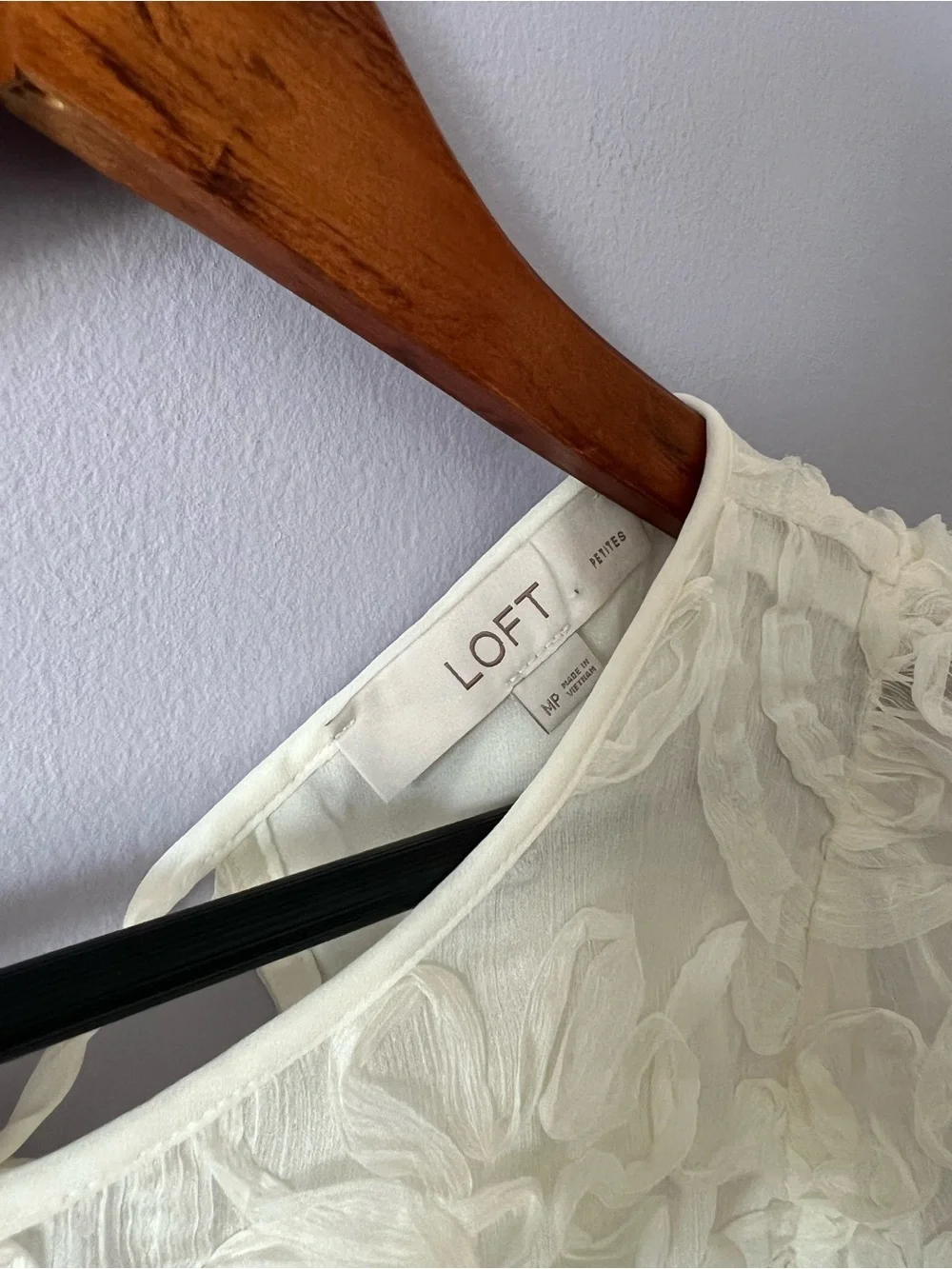 LOFT Ivory Floral Appliqué Puff Sleeve Blouse
